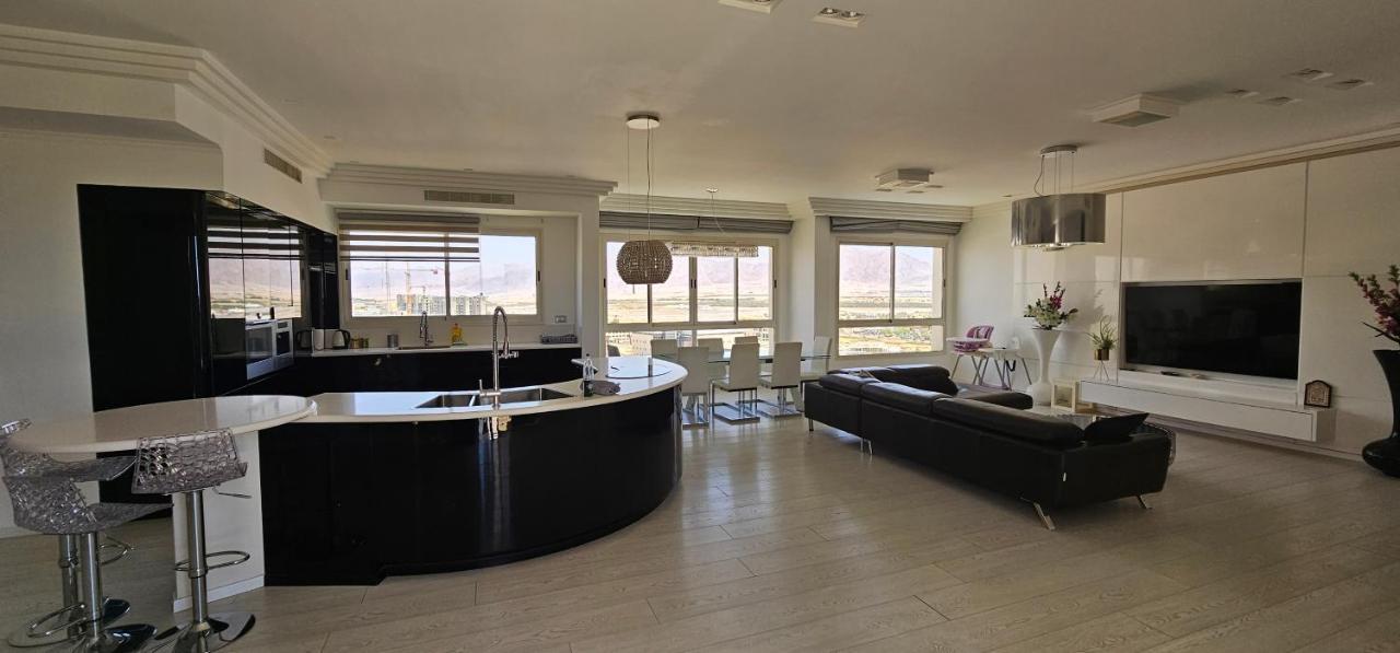 Luxury Exclusive Top Class Apartments Near The Sea With Pool 埃拉特 外观 照片